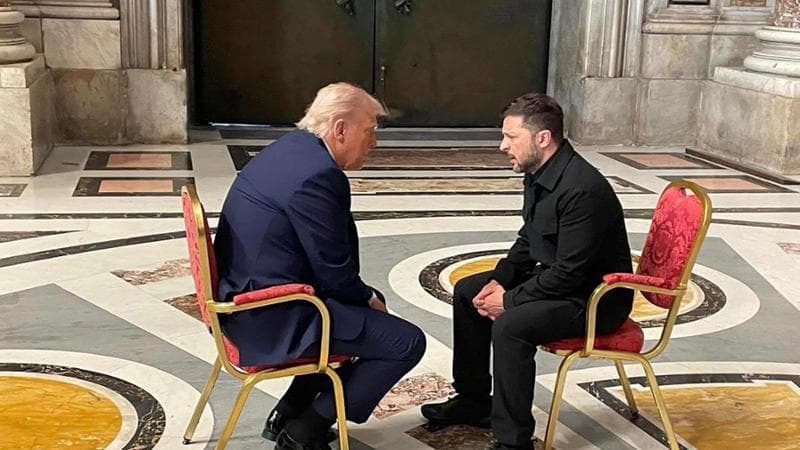 Lo storico incontro Trump-Zelensky in Vaticano